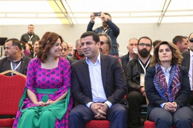 Foto - Diyarbakır Nevruzundan skandal kareler!