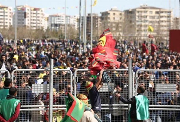 Foto - Diyarbakır Nevruzundan skandal kareler!