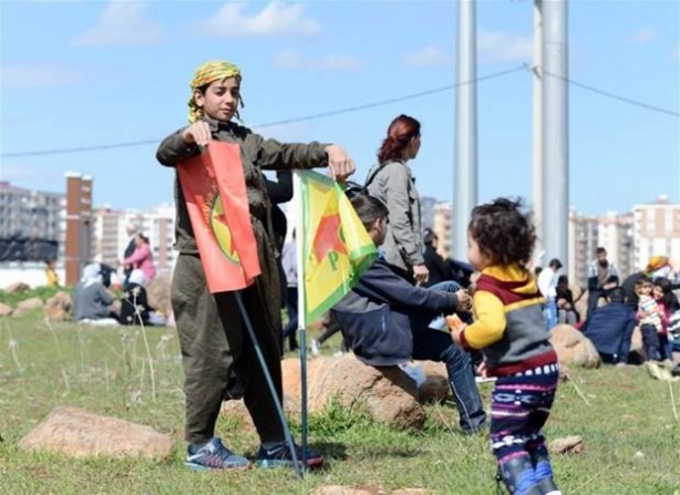Foto - Diyarbakır Nevruzundan skandal kareler!