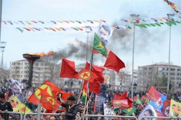 Foto - Diyarbakır Nevruzundan skandal kareler!