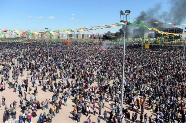 Foto - Diyarbakır Nevruzundan skandal kareler!