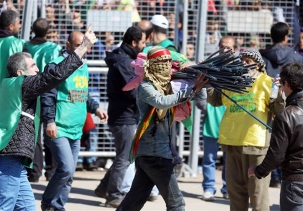 Foto - Diyarbakır Nevruzundan skandal kareler!