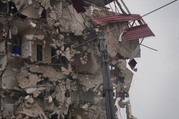 Foto - Diyarbakır'da acil yıkım kararı alınan yapılar bir bir yıkılıyor