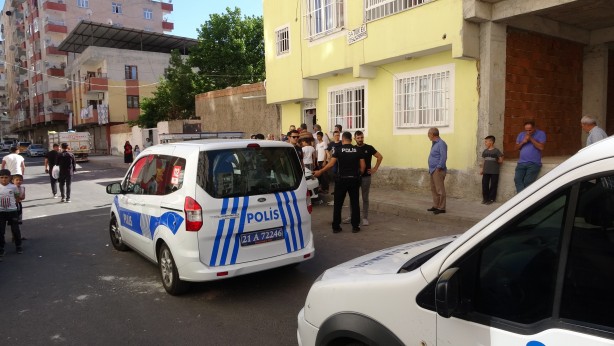 Foto - Diyarbakır'da akrabalar arası taşlı sopalı kavga: 3 yaralı
