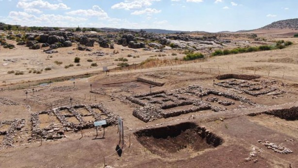 Foto - Diyarbakır'da bulundu! Tam 5 bin yıllık... İşte içinden çıkanlar
