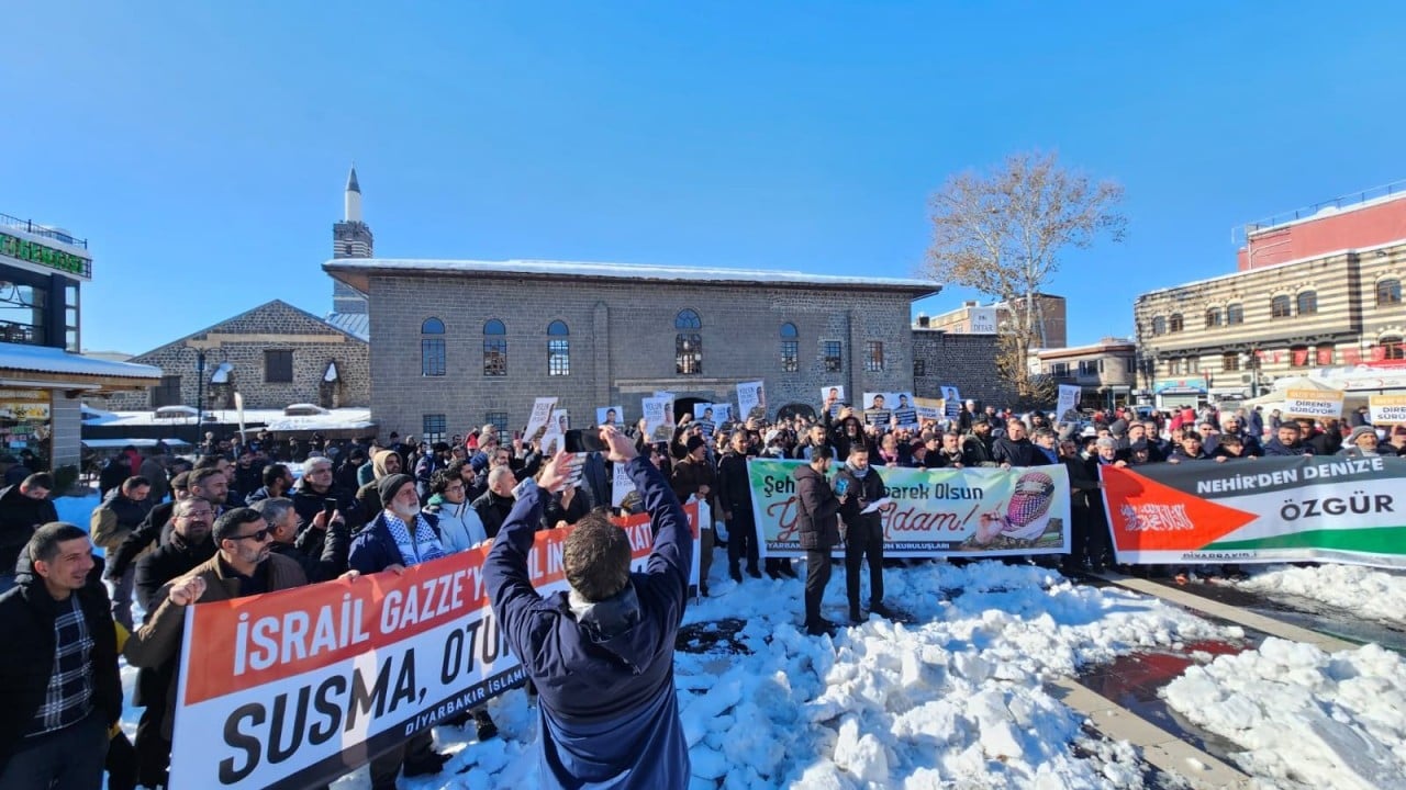  Diyarbakır'da Ebu Ubeyde için duygusal anma ve basın açıklaması