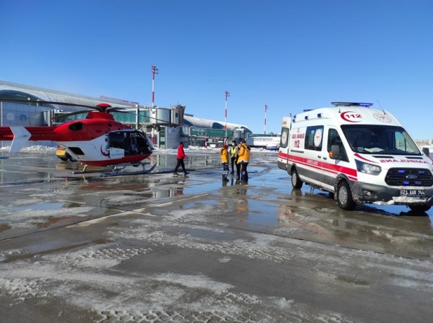 Foto - Diyarbakır'da gazdan etkilenen gence ambulans helikopterle ulaşıldı