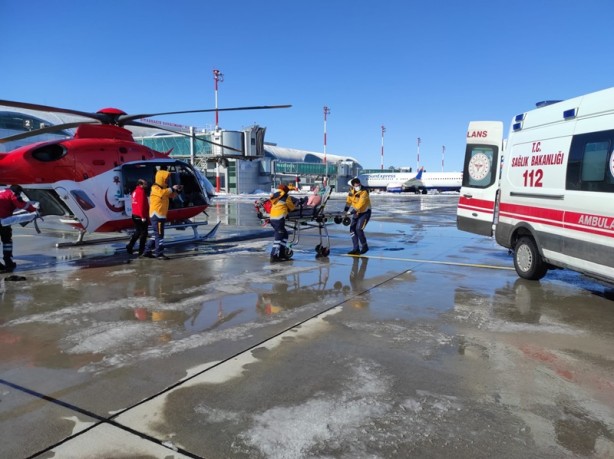 Foto - Diyarbakır'da gazdan etkilenen gence ambulans helikopterle ulaşıldı