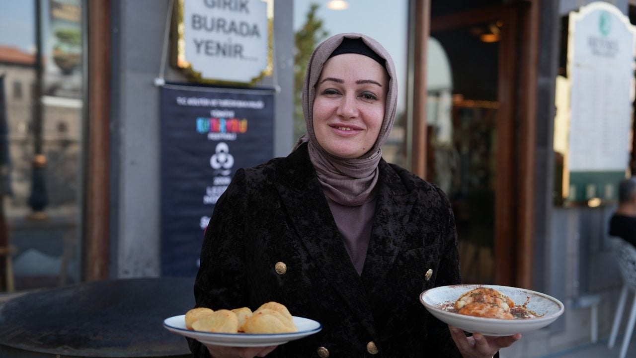 Foto - Diyarbakır'da lezzetin sırrı sumak ekşisinde: Meftuneden duvaklı pilava 48 lezzet noktasıyla gastronomi rotası