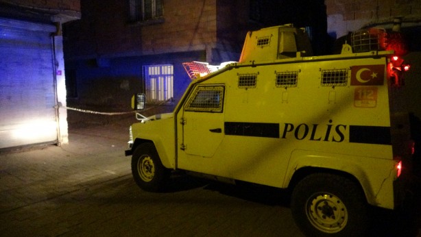 Foto - Diyarbakır'da sokak ortasında silahlı saldırı: 2 yaralı