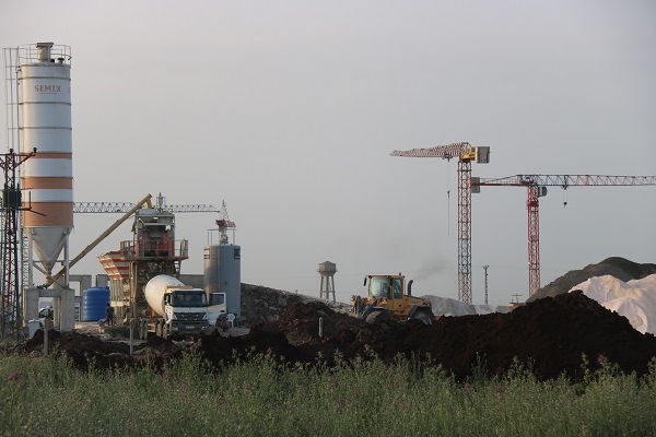 Foto - Diyarbakır'da TOKİ konutları için hummalı çalışma