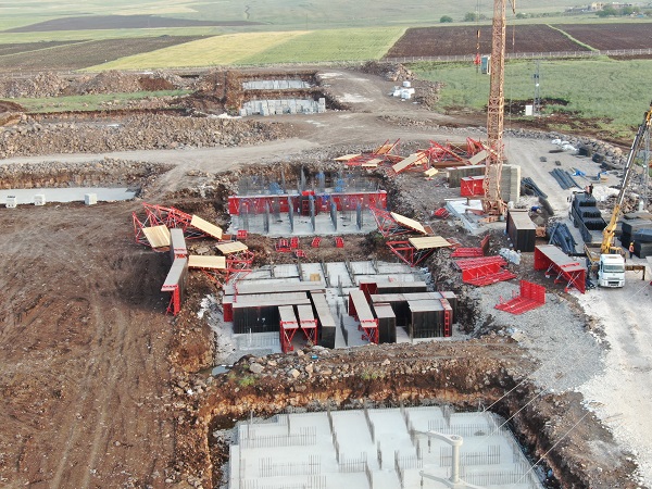 Foto - Diyarbakır'da TOKİ konutları için hummalı çalışma