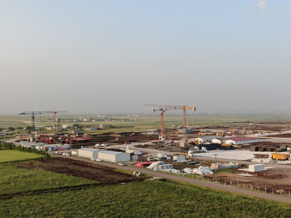 Foto - Diyarbakır'da TOKİ konutları için hummalı çalışma