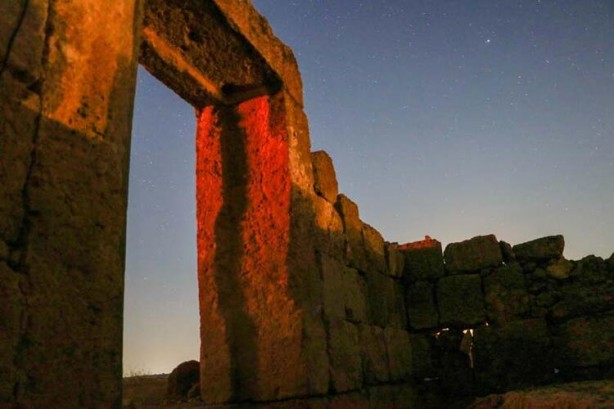 Foto - Diyarbakır'daki 3 bin yıllık Zerzevan Kalesi’nde Samanyolu'nu izlediler