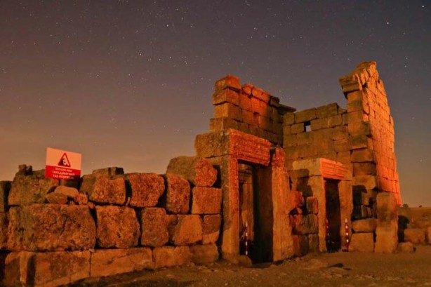 Foto - Diyarbakır'daki 3 bin yıllık Zerzevan Kalesi’nde Samanyolu'nu izlediler
