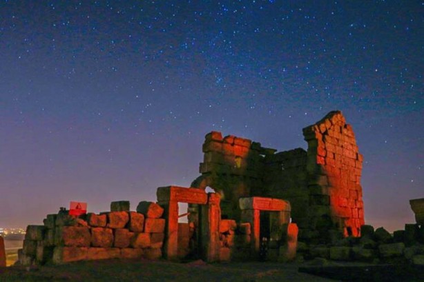 Foto - Diyarbakır'daki 3 bin yıllık Zerzevan Kalesi’nde Samanyolu'nu izlediler
