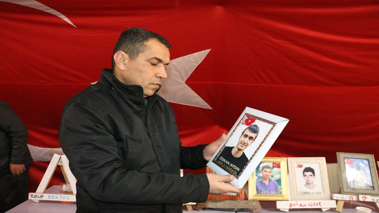 Foto - Diyarbakır'daki şerefli direniş 2 bininci gününde! 60 aile evladına kavuştu