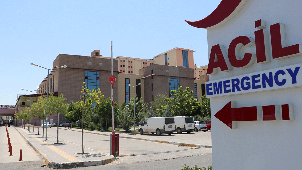 Foto - Diyarbakır’dan korkutan haber! 53 öğrenci hastaneye kaldırıldı