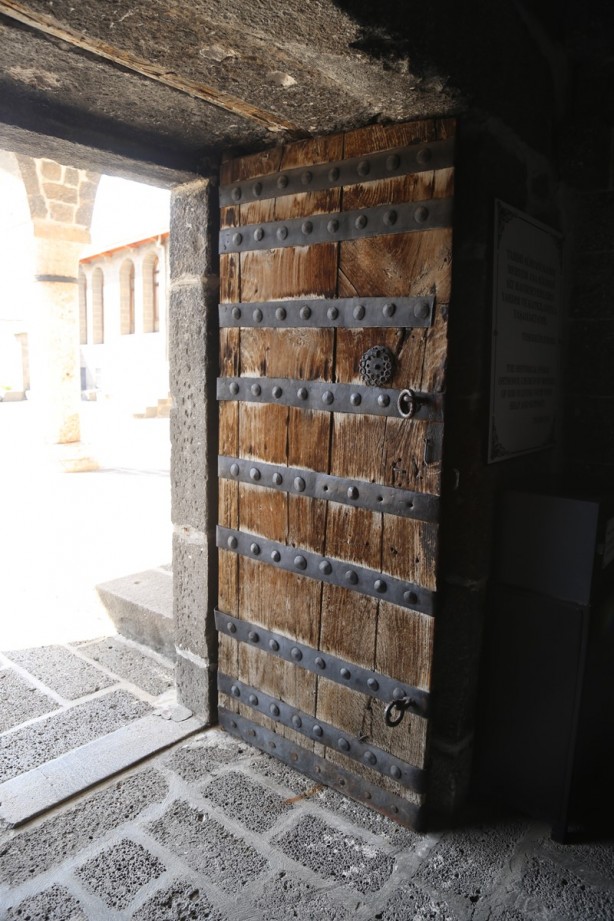 Foto - Diyarbakır'ın en eski tarihi yapılarından: Meryem Ana Süryani Kadim Kilisesi - 1