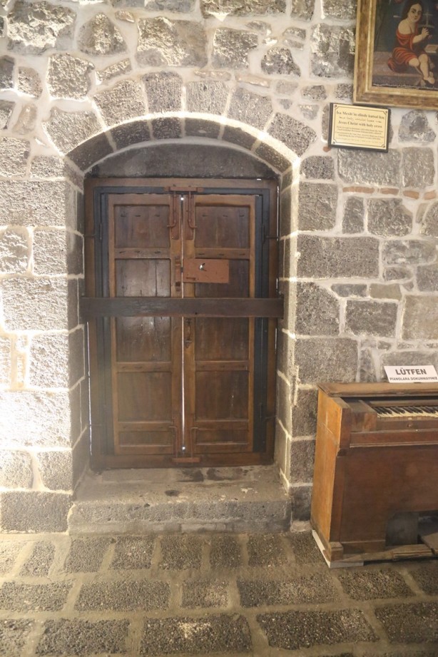 Foto - Diyarbakır'ın en eski tarihi yapılarından: Meryem Ana Süryani Kadim Kilisesi - 2