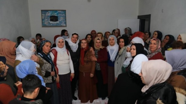 Foto - Diyarbakırlı kadınların ‘Hanım Ağası’ kar-kış demeden köyleri geziyor Eski Türkiye'ye dönmek istemiyoruz