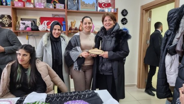 Foto - Diyarbakırlı kadınların ‘Hanım Ağası’ kar-kış demeden köyleri geziyor Eski Türkiye'ye dönmek istemiyoruz