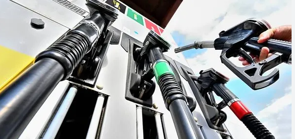 Foto - Şimdi de dizel araç sahiplerine çok kötü haber! Akaryakıt fiyatlarına yapılacak yeni zammın miktarı herkesi şok edecek