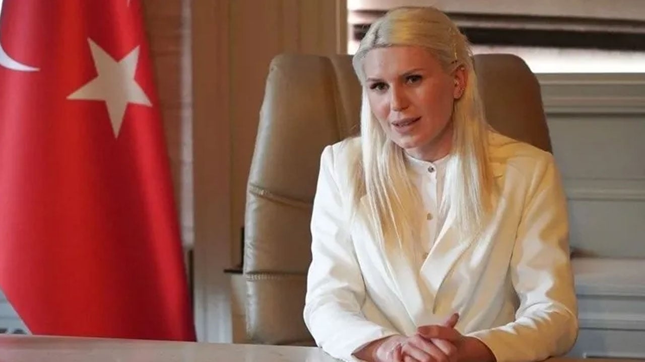 Foto - Dizi karakterine benziyor diye belediye başkanı seçersen olacağı bu! CHP’li Bilecik’te büyük rezalet