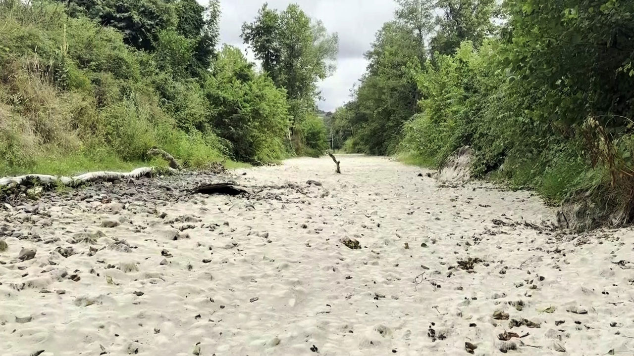 Doğa alarm veriyor! Maden Deresi’nden geriye taşlar kaldı