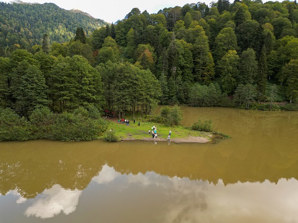 Foto - Doğa harikası Karagöl görsel şölen yaşatıyor