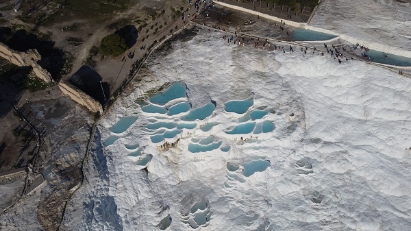 Foto - Doğa harikası Pamukkale rekor peşinde