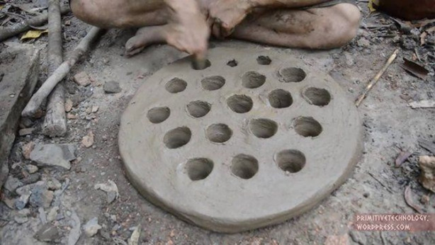 Foto - Doğadaki malzemelerden fırın yaptı!