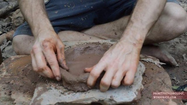 Foto - Doğadaki malzemelerden fırın yaptı!