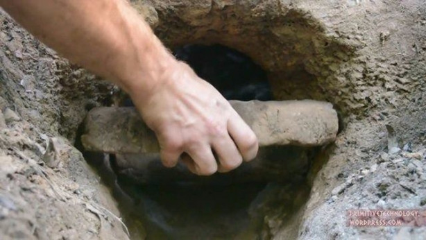 Foto - Doğadaki malzemelerden fırın yaptı!