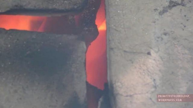 Foto - Doğadaki malzemelerden fırın yaptı!