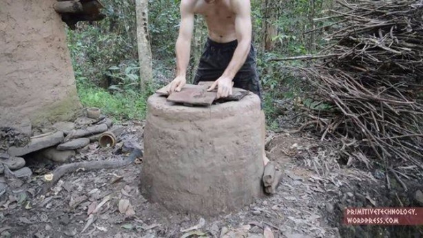 Foto - Doğadaki malzemelerden fırın yaptı!