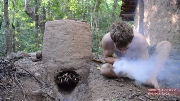 Foto - Doğadaki malzemelerden fırın yaptı!