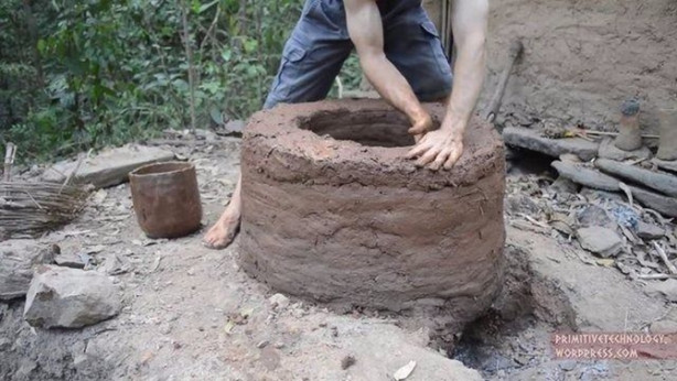 Foto - Doğadaki malzemelerden fırın yaptı!