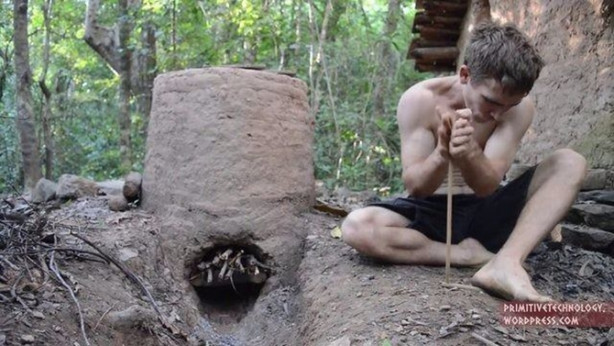 Foto - Doğadaki malzemelerden fırın yaptı!