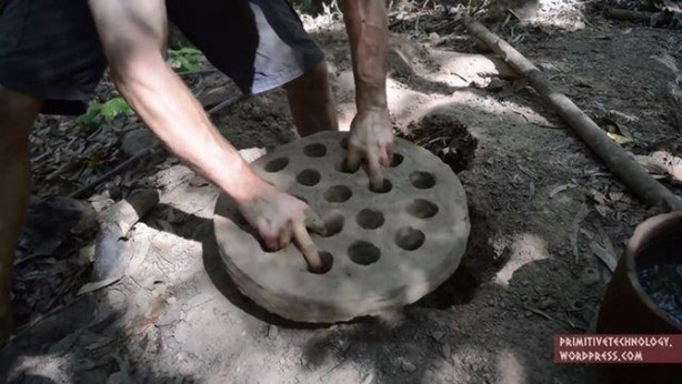 Foto - Doğadaki malzemelerden fırın yaptı!