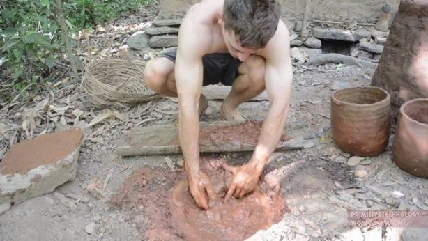 Foto - Doğadaki malzemelerden fırın yaptı!