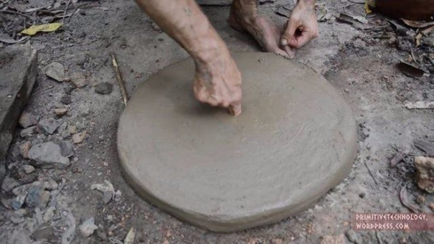 Doğadaki malzemelerden fırın yaptı!