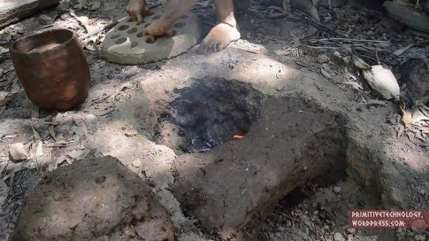 Foto - Doğadaki malzemelerden fırın yaptı!