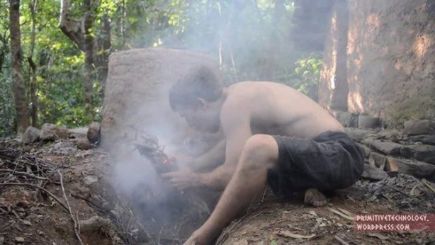 Foto - Doğadaki malzemelerden fırın yaptı!