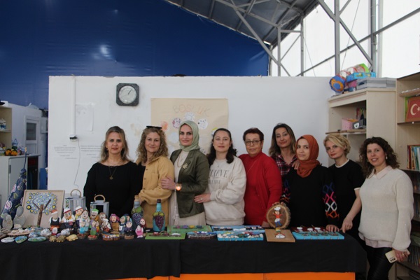 Foto - Doğadan toplanıyor, oyuncak bebek oluyor