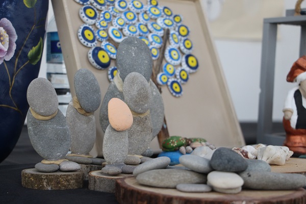 Foto - Doğadan toplanıyor, oyuncak bebek oluyor