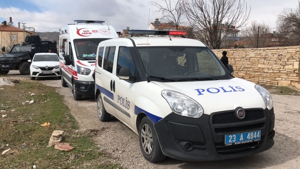 Foto - Doğal gaz kaçağı için eve giren polis dehşetle karşılaştı