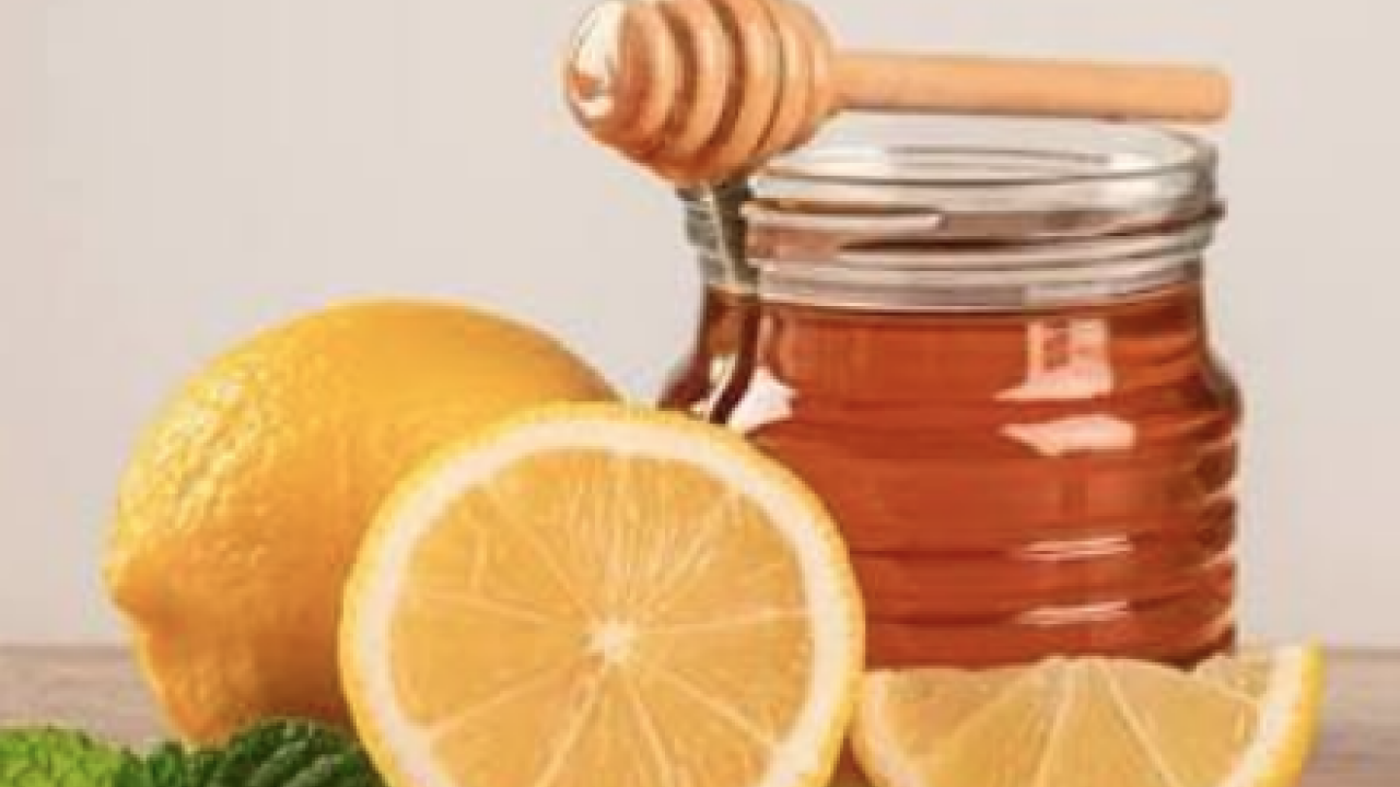 Doğal içeriklerle yapılan kürler... Cilt lekelerine sağlıklı çözüm: Limon ve bal