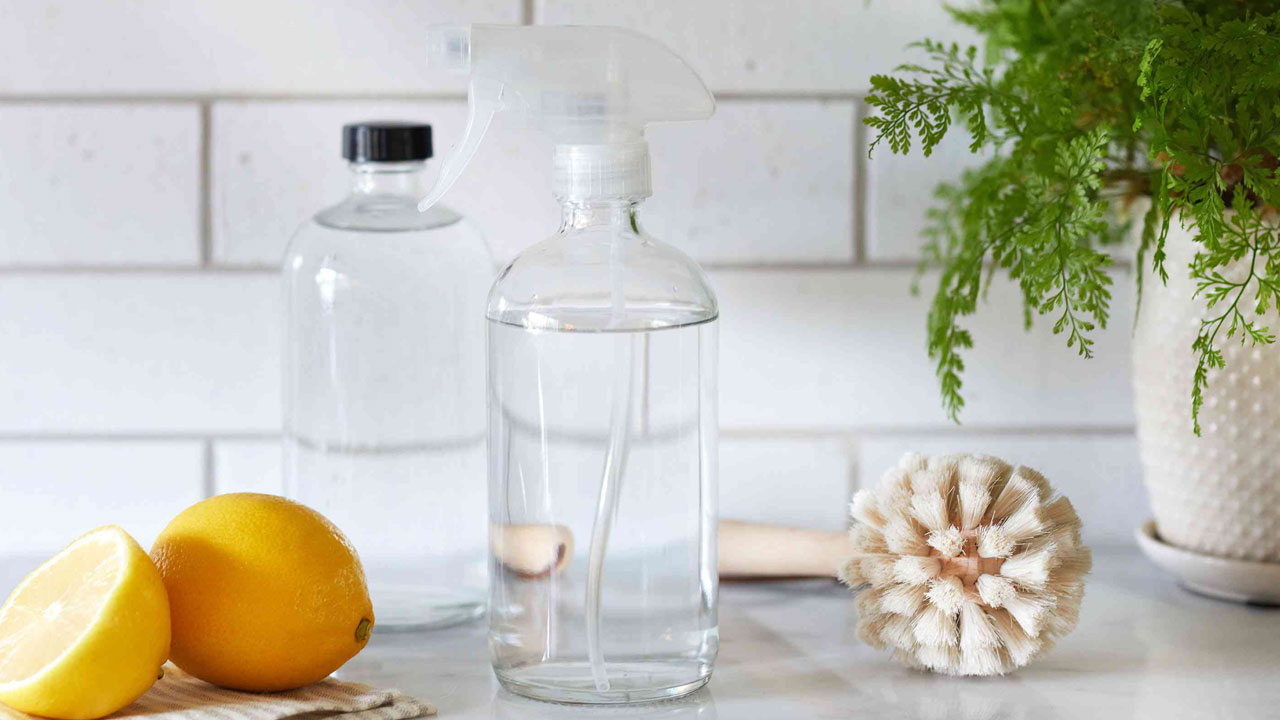 Doğal malzemelerle tertemiz bir ev mümkün! O şişelere para vermeyi bırakın