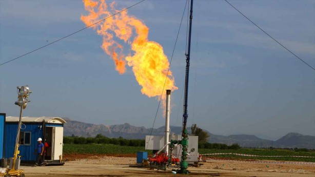 Foto - Doğalgaz emareleri üzerine apar topar o kente gidildi! Müjde her an Türkiye'ye duyurulabilir